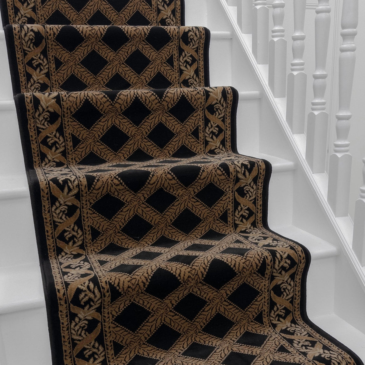 Garden Trellis Onyx Gold Stair Runner