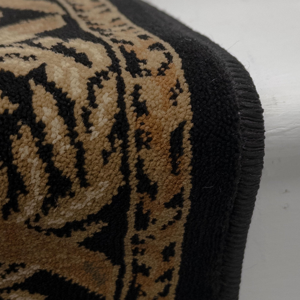 Garden Trellis Onyx Gold Stair Runner
