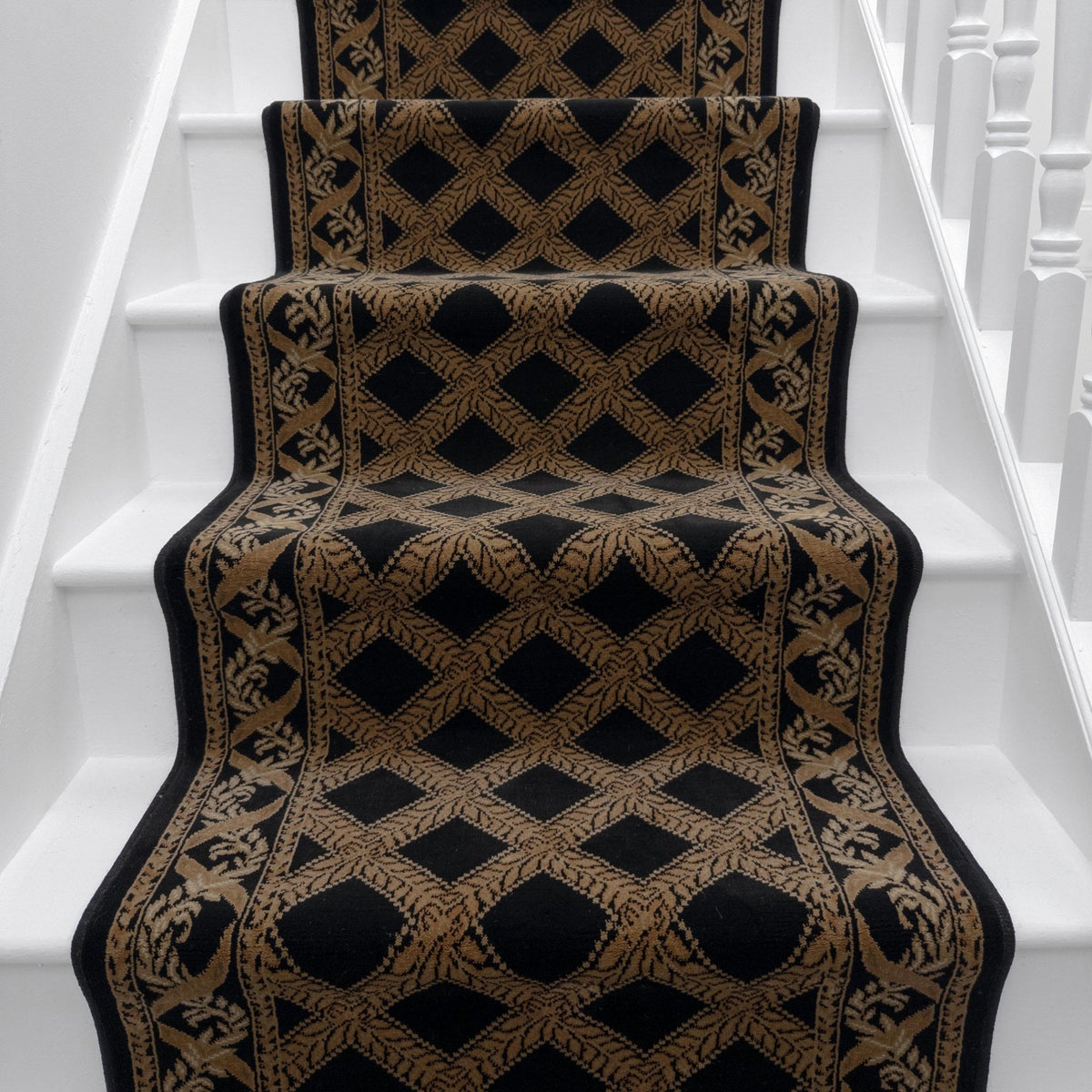 Garden Trellis Onyx Gold Stair Runner