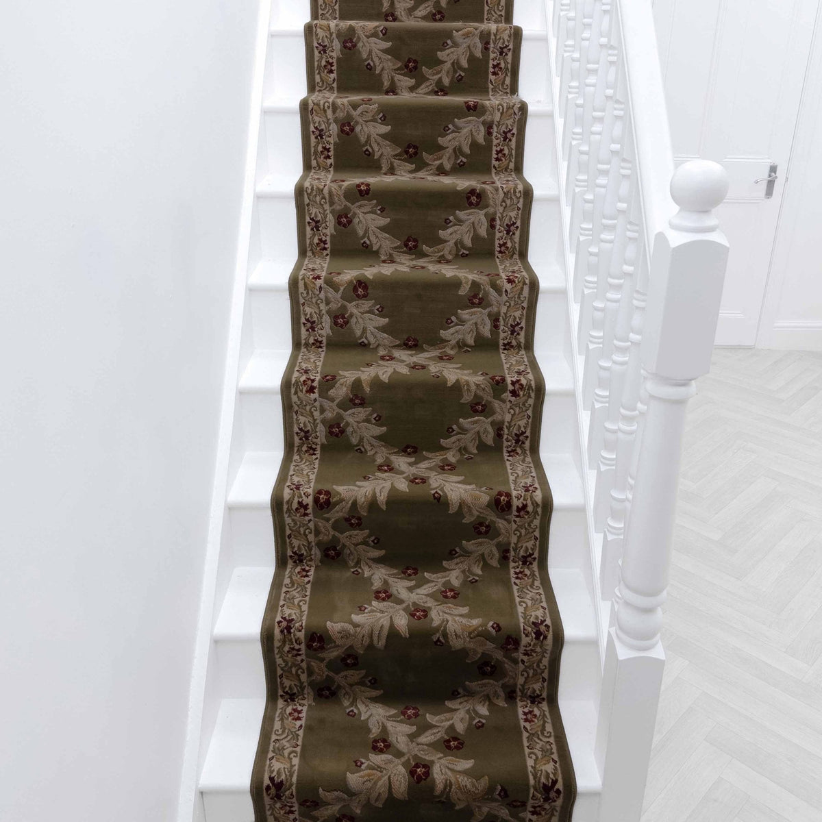 Incredible Laurel Wreath Stair Runner
