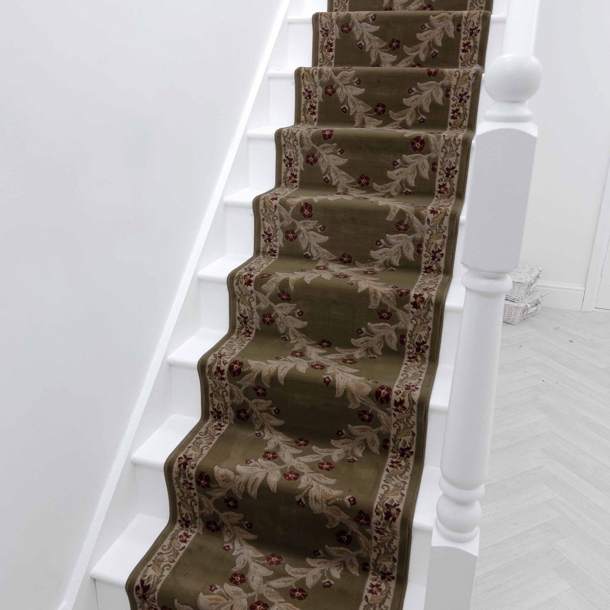 Incredible Laurel Wreath Stair Runner