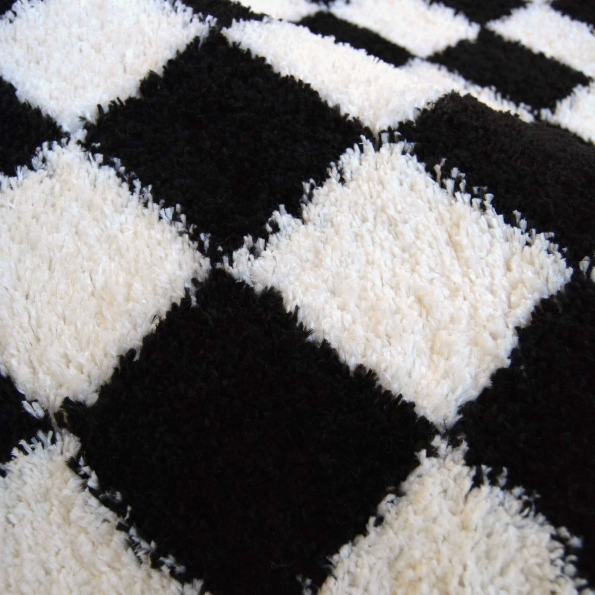 Snug Chequerboard Mono Rug