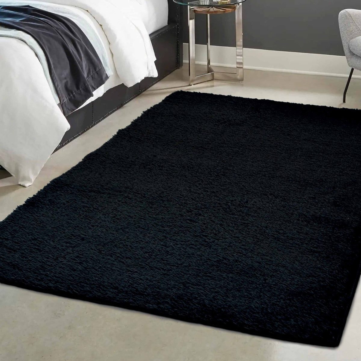 Snug Plain Black Rug
