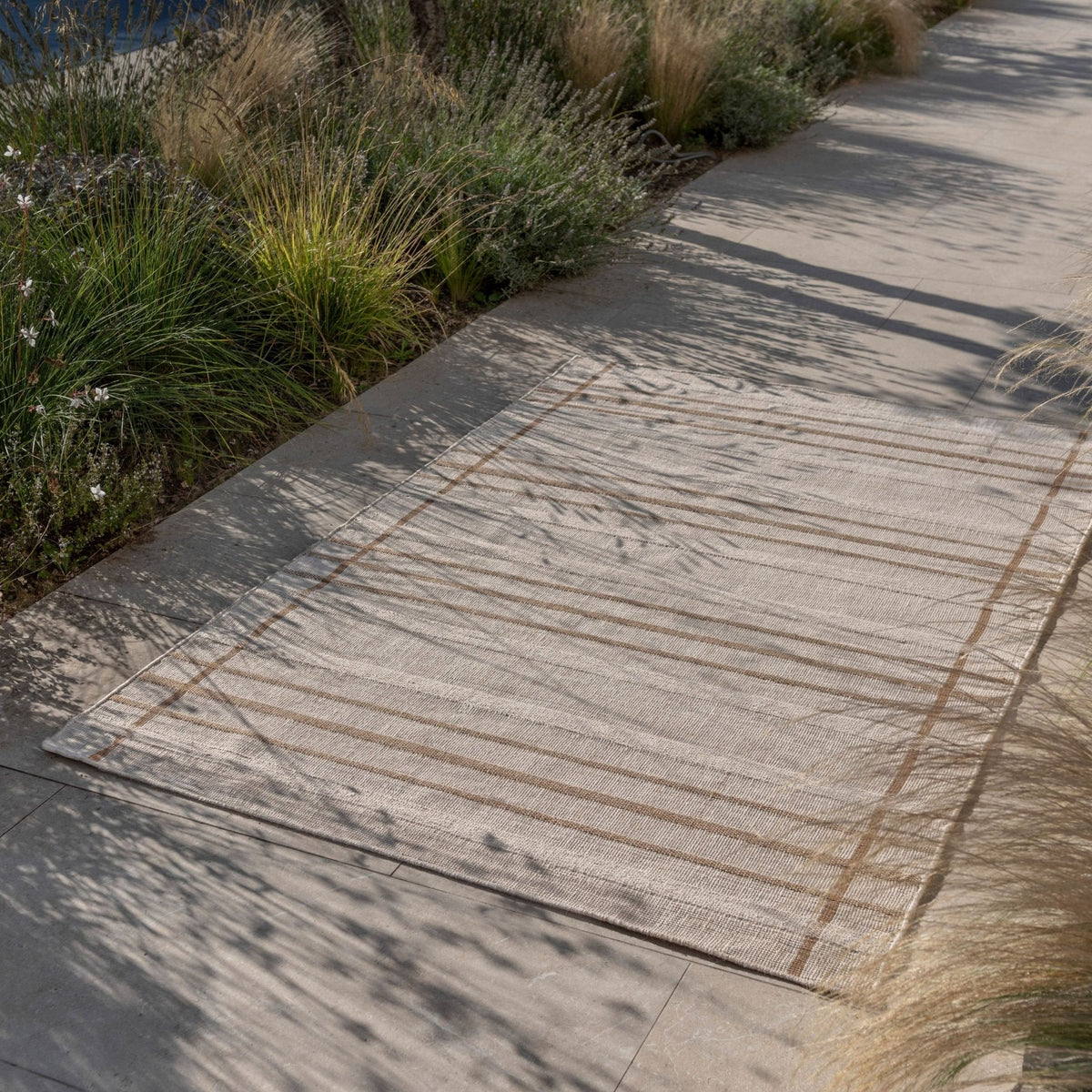 Zona Line Sesame Outdoor Rug