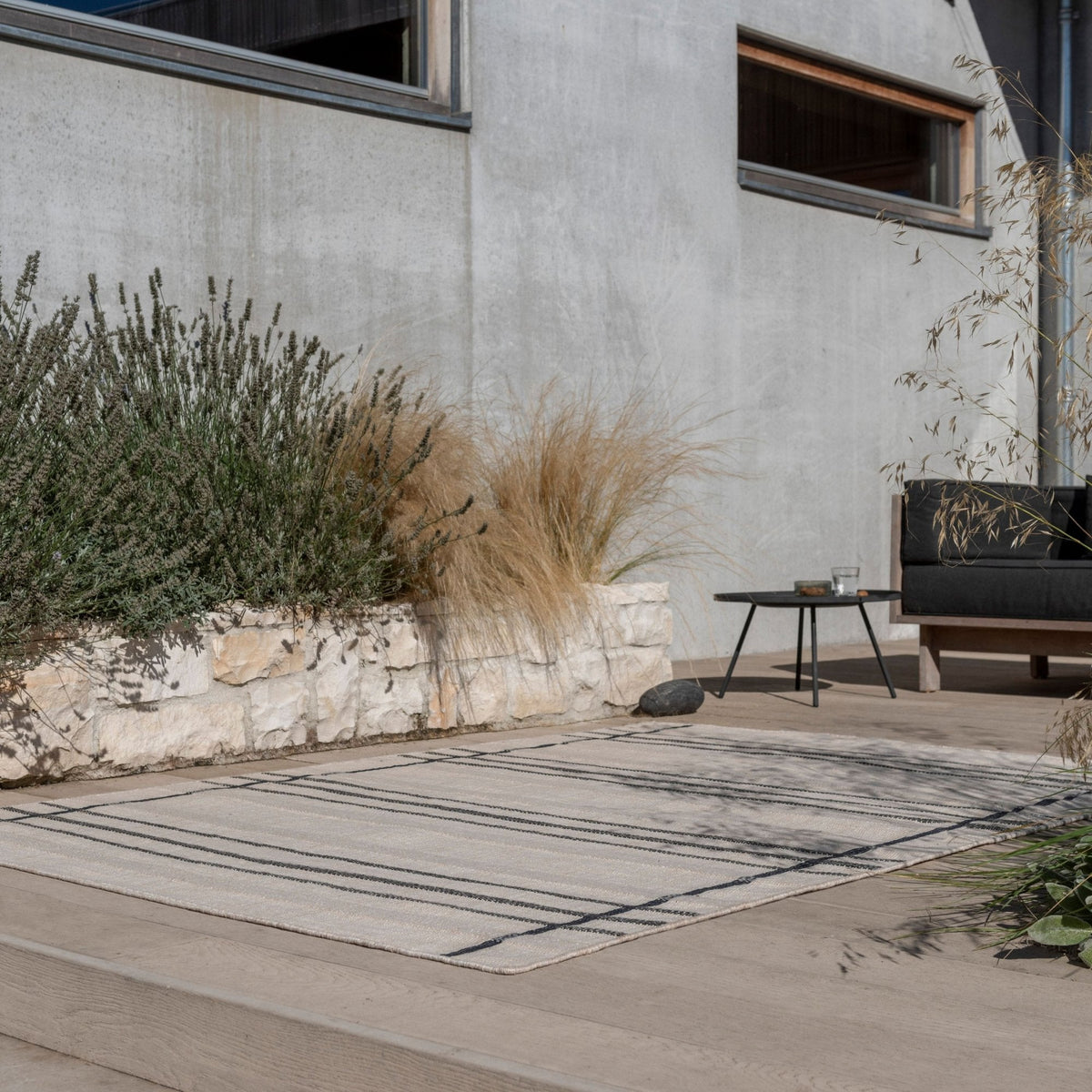 Zona Line Charcoal Outdoor Rug