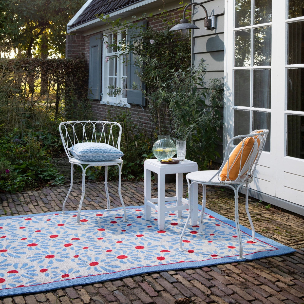LA Thorncliff Sky Blue Outdoor Rug
