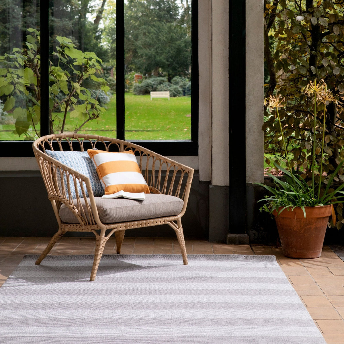 LA Lille Dove Grey Outdoor Rug