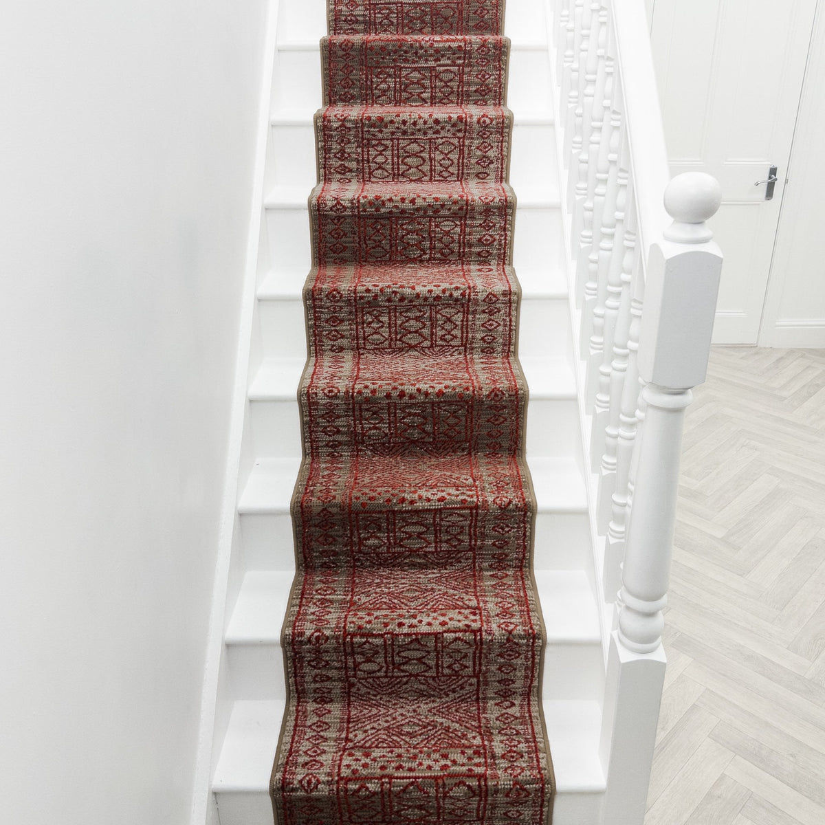 Afrikans Taupe / Rouge Tapis d’escalier