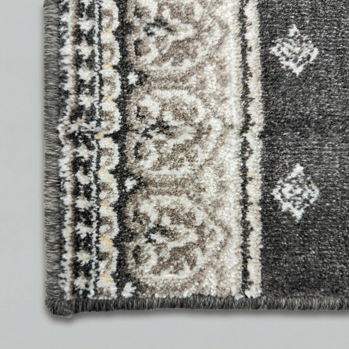 Heirloom Fleur De Lis Abbey Navajo White Kitchen Runner