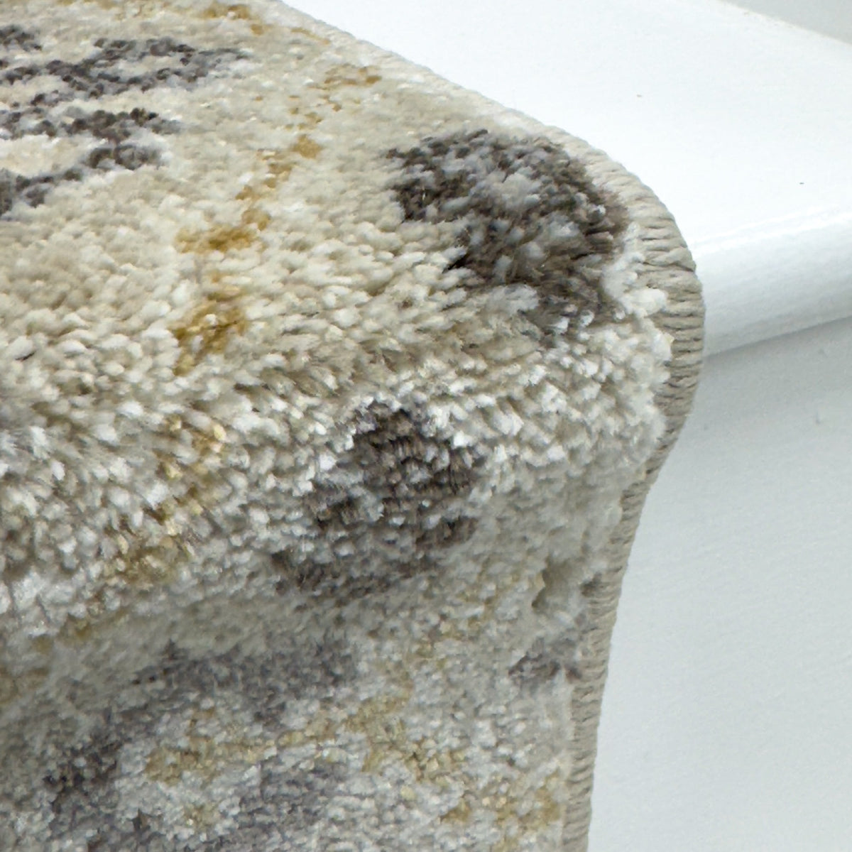 Montville Alabaster Latte Stair Runner