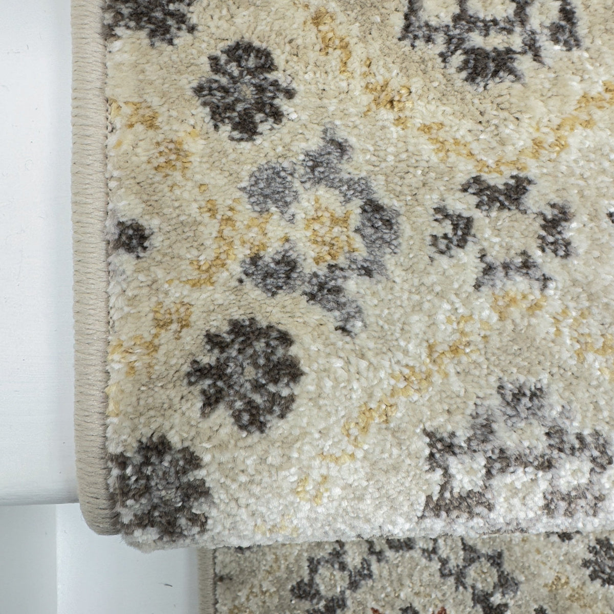 Montville Alabaster Latte Stair Runner