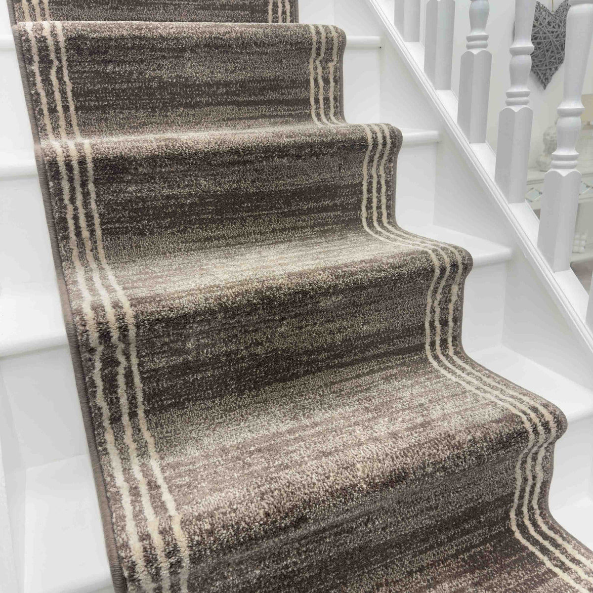 Montville Dylan Latte Alabaster Stair Runner