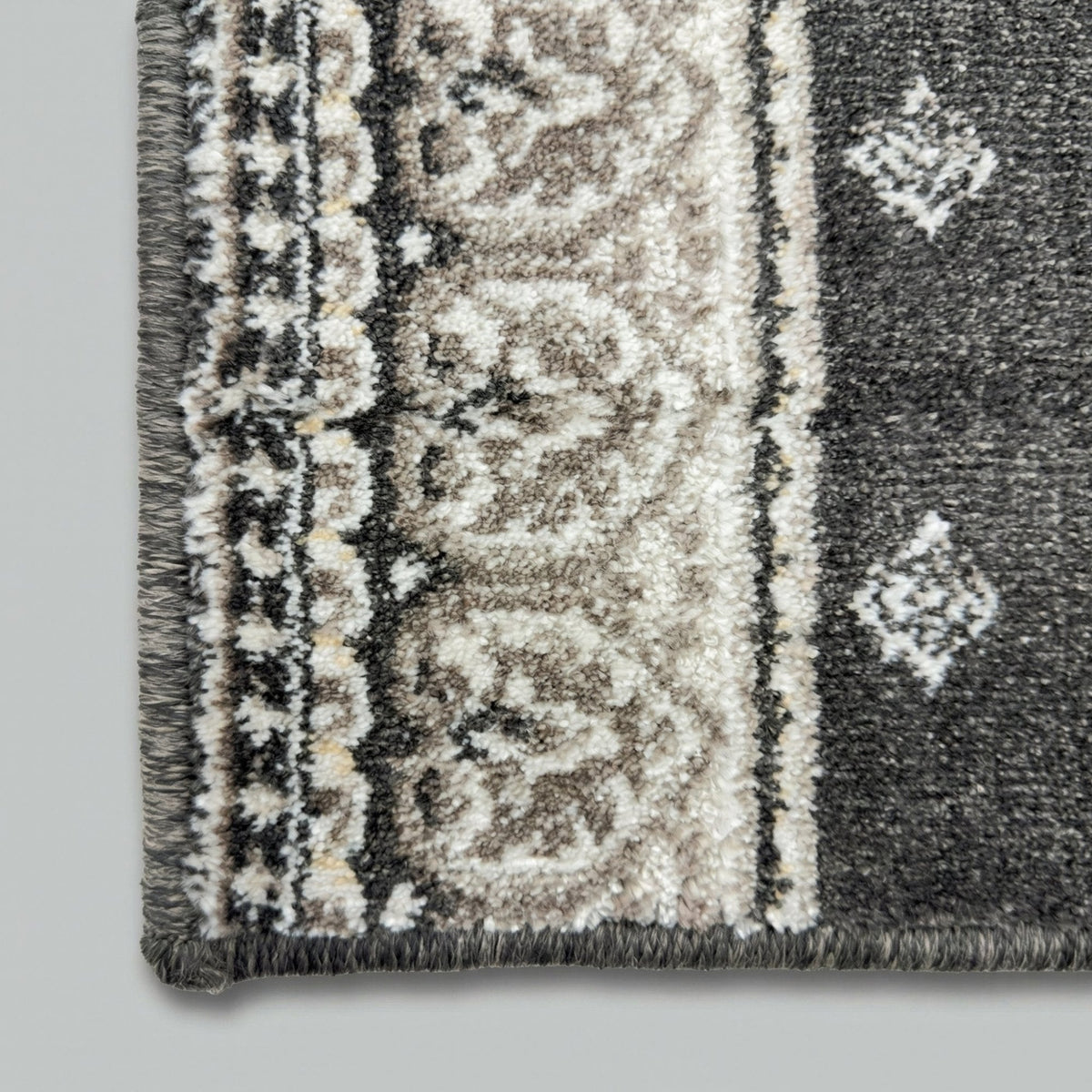 Heirloom Fleur De Lis Abbey Navajo White Hall Runner