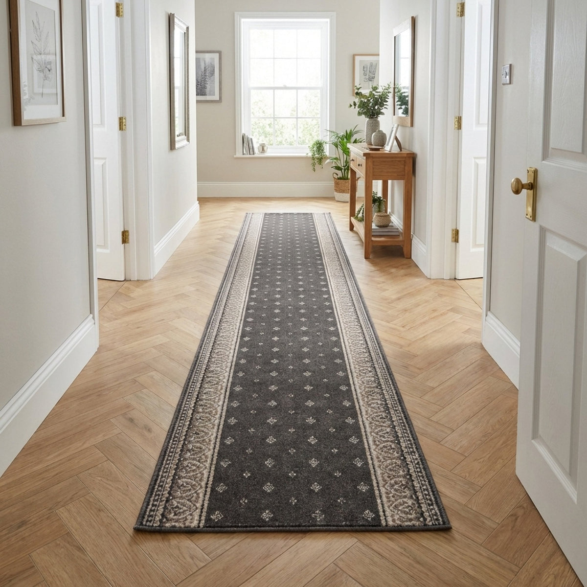 Heirloom Fleur De Lis Abbey Navajo White Hall Runner