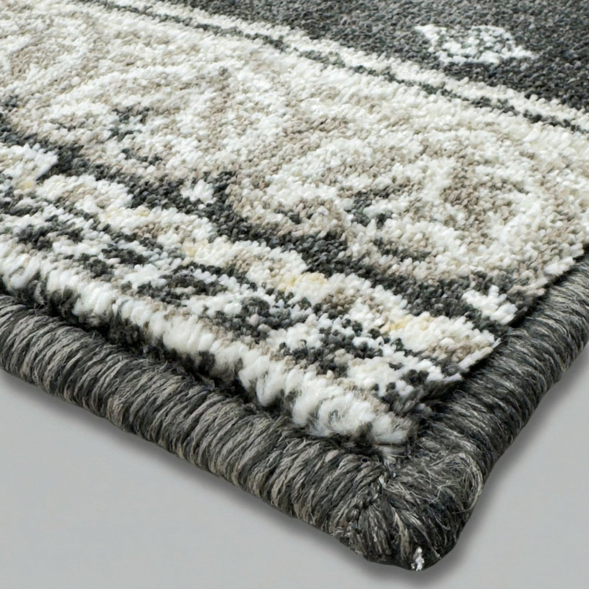 Heirloom Fleur De Lis Abbey Navajo White Hall Runner