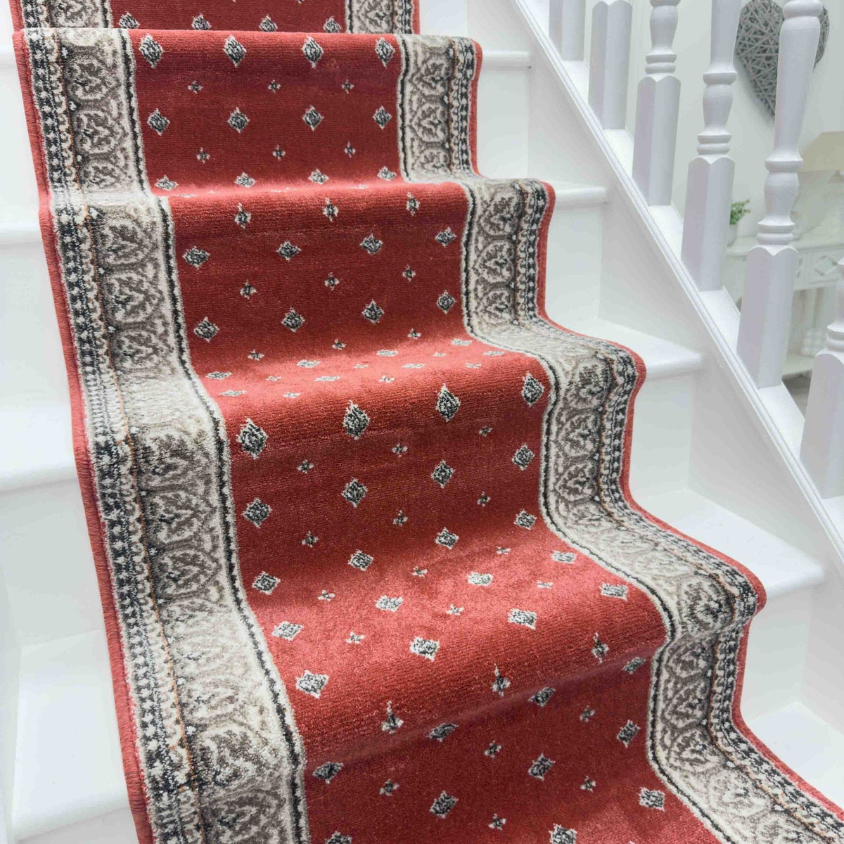 Heirloom Fleur De Lis Cinnabar Navajo White Stair Runner