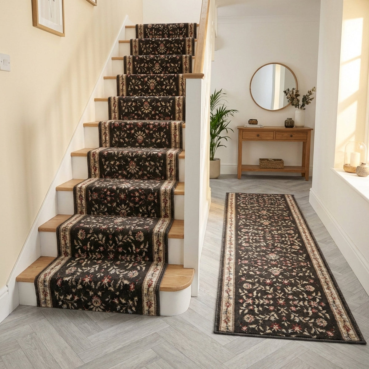Heirloom Dorothea Abbey Navajo White Stair Runner
