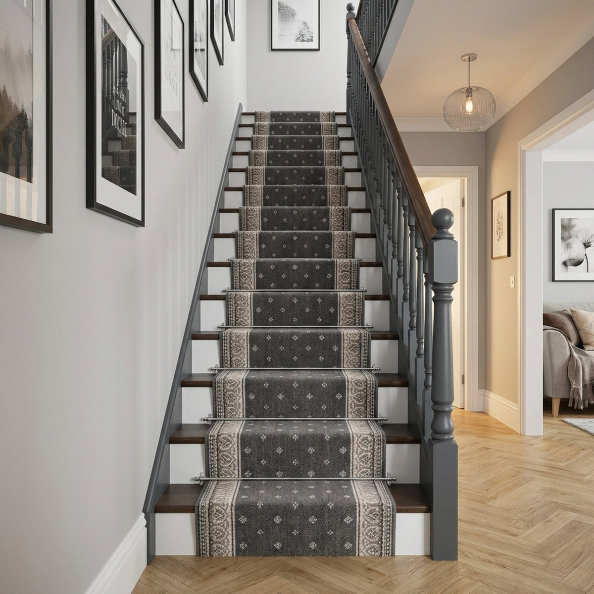Heirloom Fleur De Lis Abbey Navajo White Stair Runner