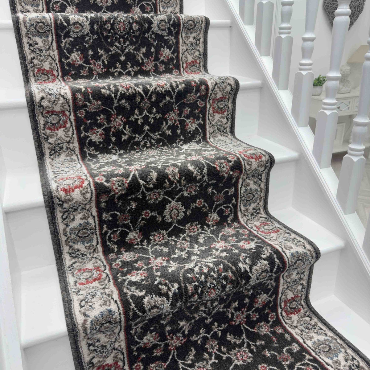 Heirloom Rockland Abbey Navajo White Stair Runner
