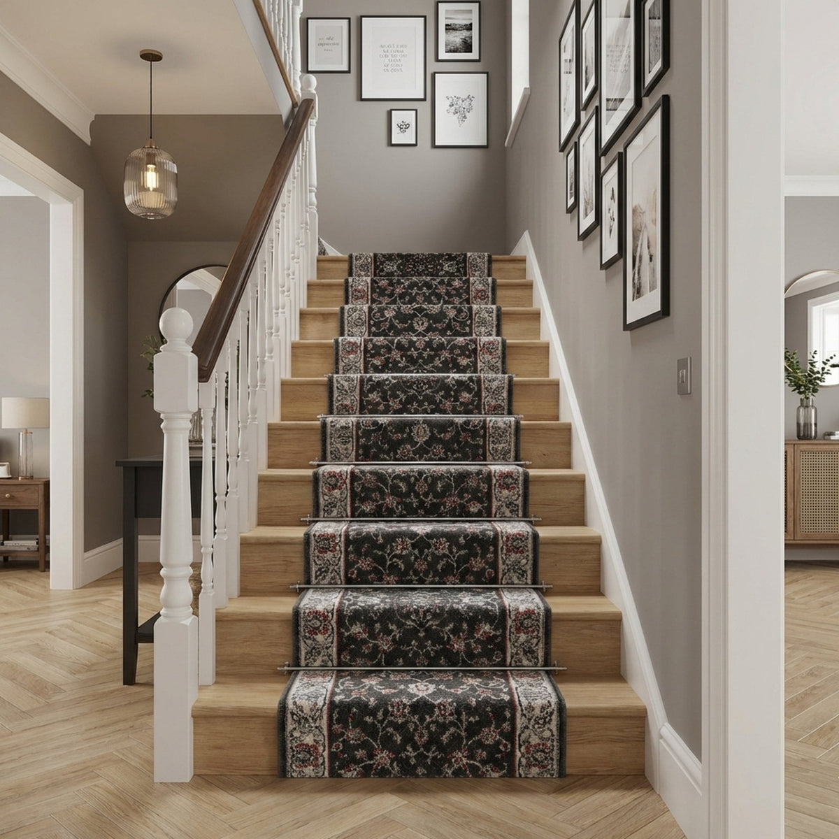 Heirloom Rockland Abbey Navajo White Stair Runner