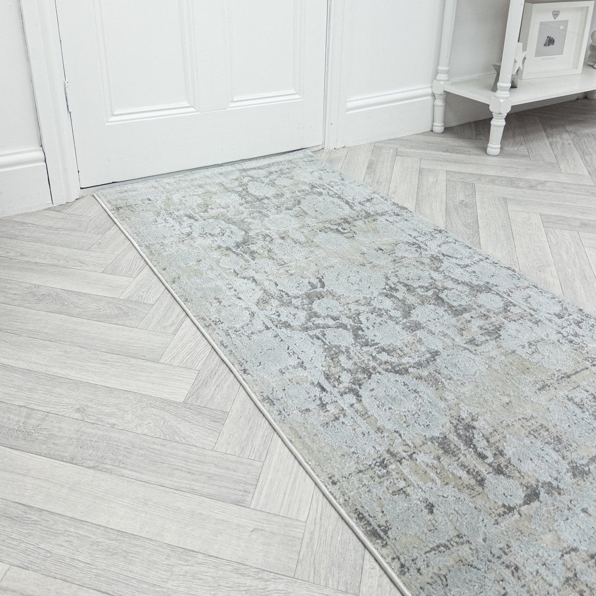Castilla Cream/Silver 3530-109 Hall Runner