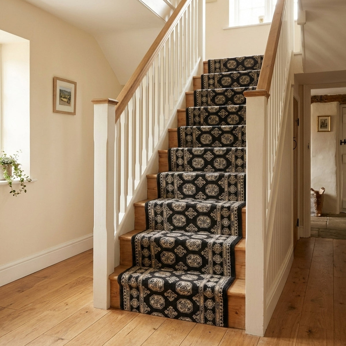 Ancient Garden Black/Ivory 57102-3636 Stair Runner