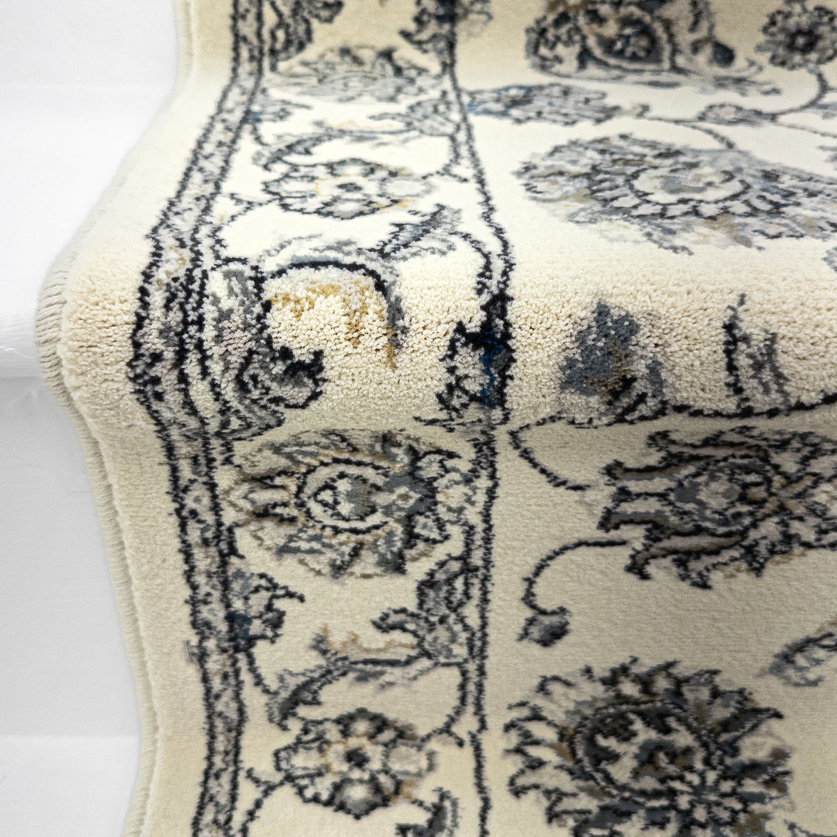 Ancient Garden Ivory/Ivory 57365-6666 Stair Runner