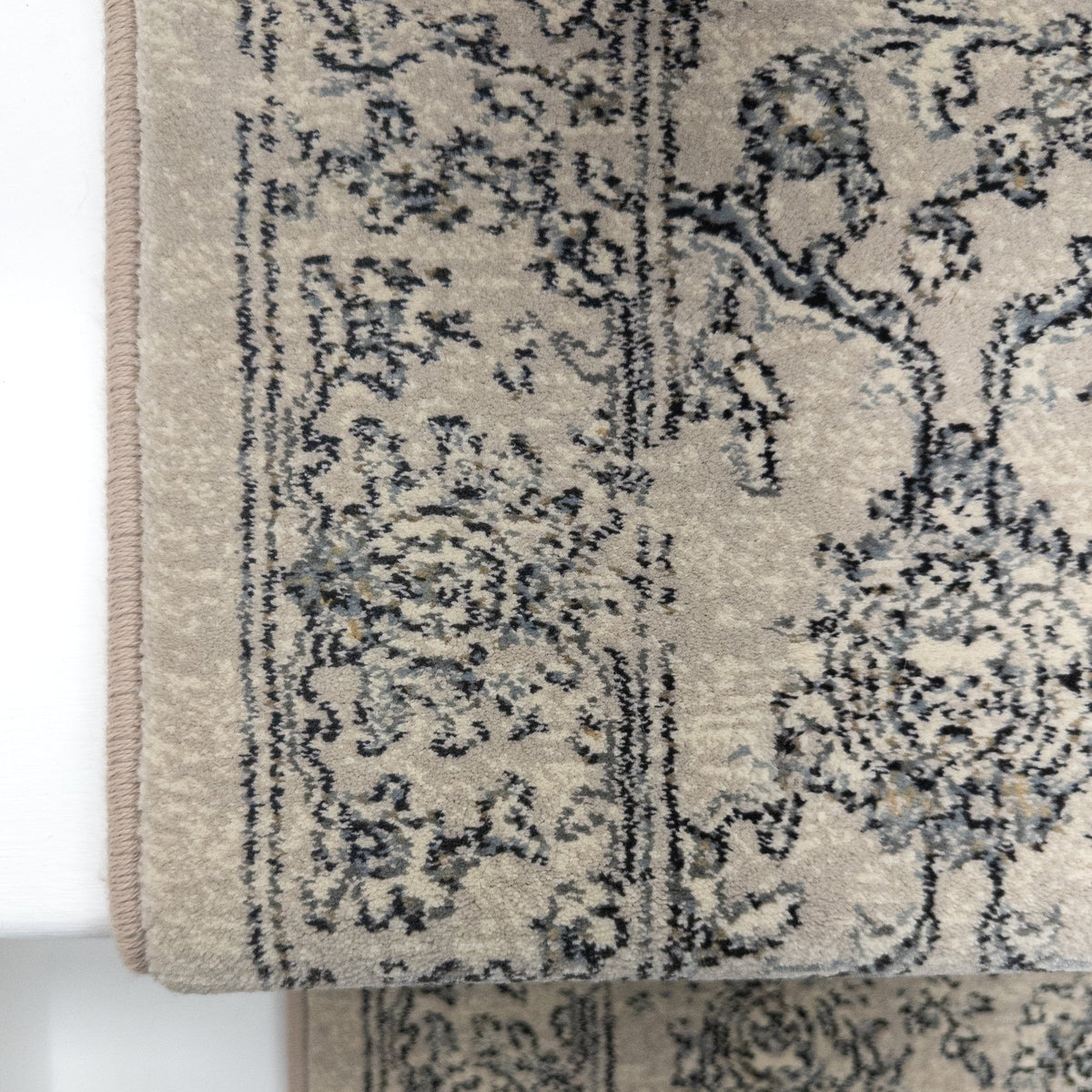 Ancient Garden Silver/Gray 57136-9696 Stair Runner