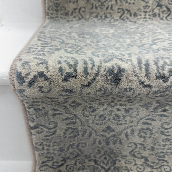 Ancient Garden Silver/Gray 57162-9646 Stair Runner