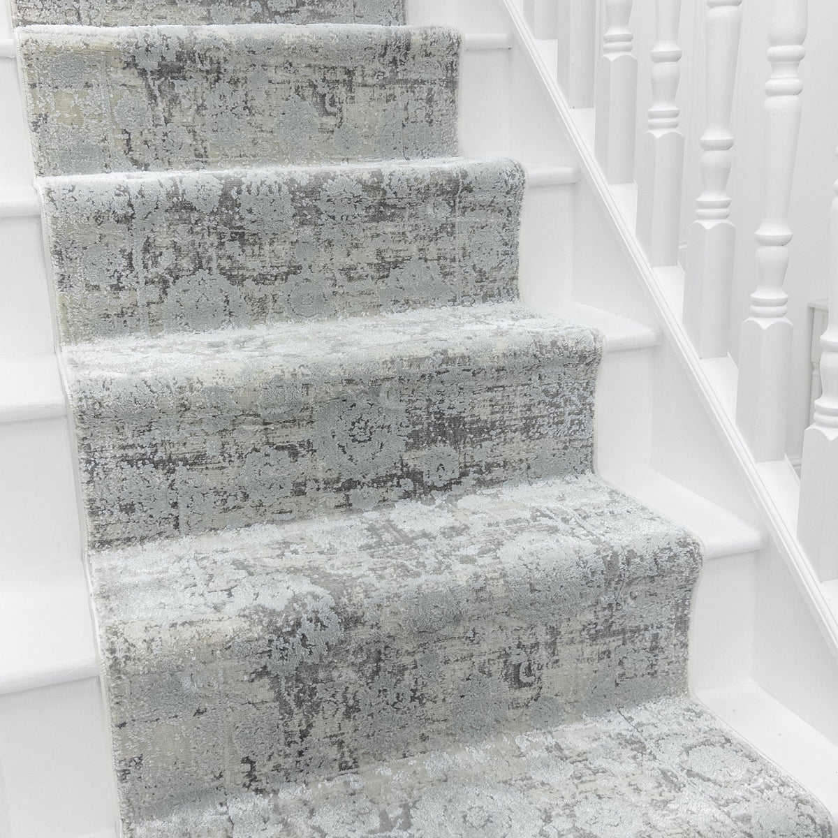 Castilla Cream/Silver 3530-109 Stair Runner