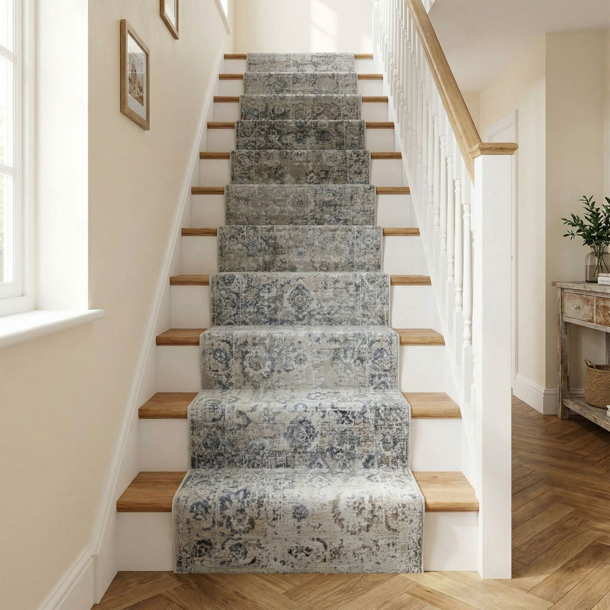 Castilla Ivory/Gray 3530-190 Stair Runner