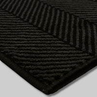 Dancette Black runner close up