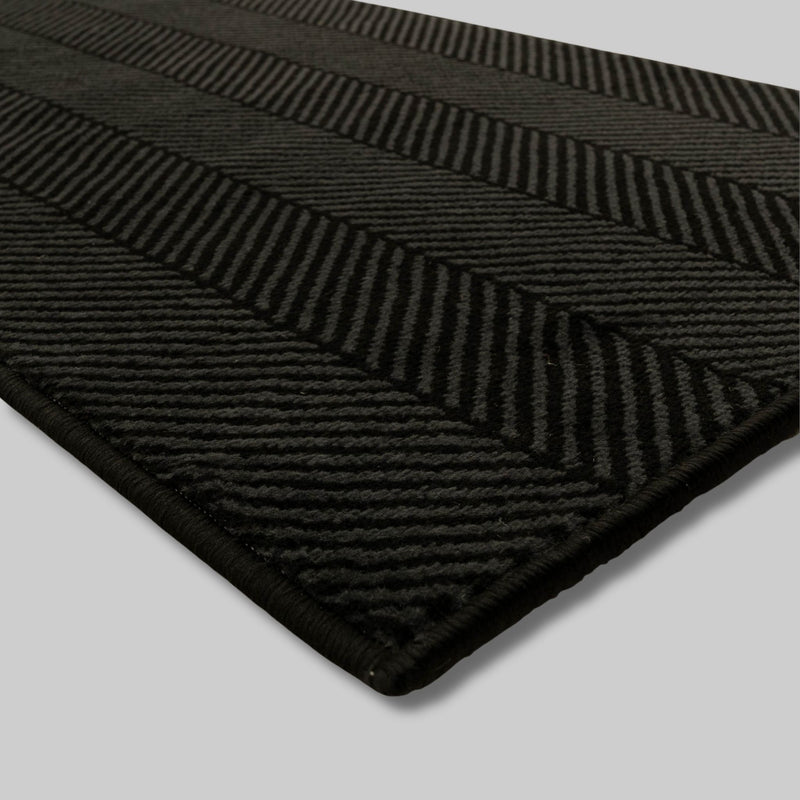Dancette Black runner edge detail