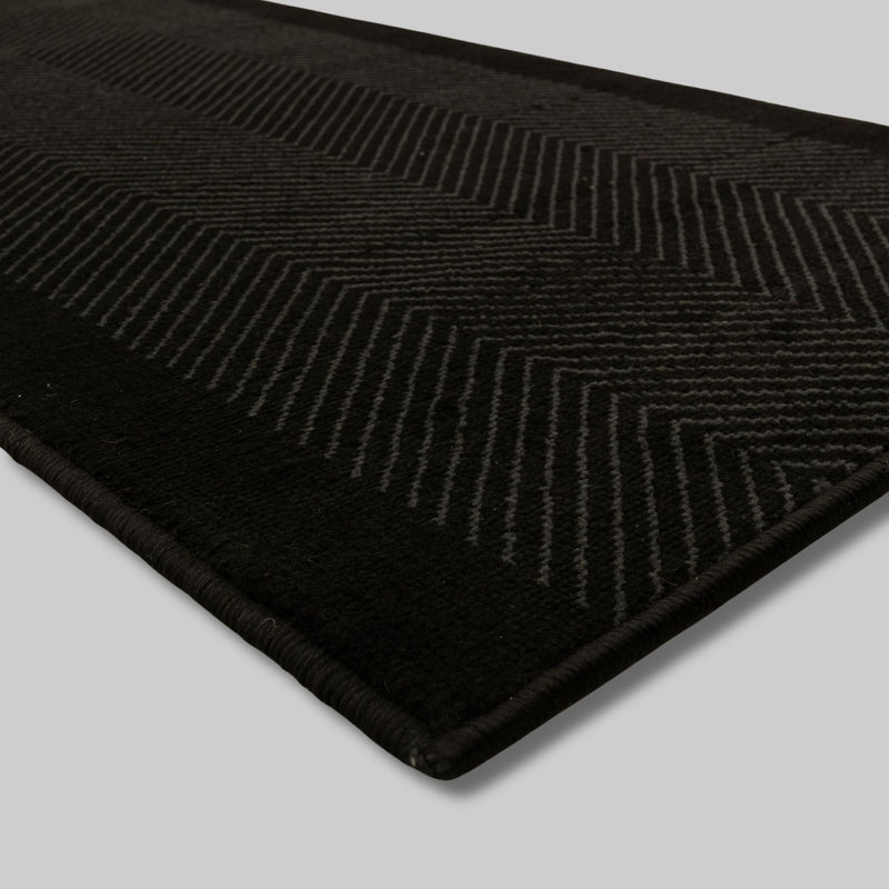 Dancette Border Black runner edge detail