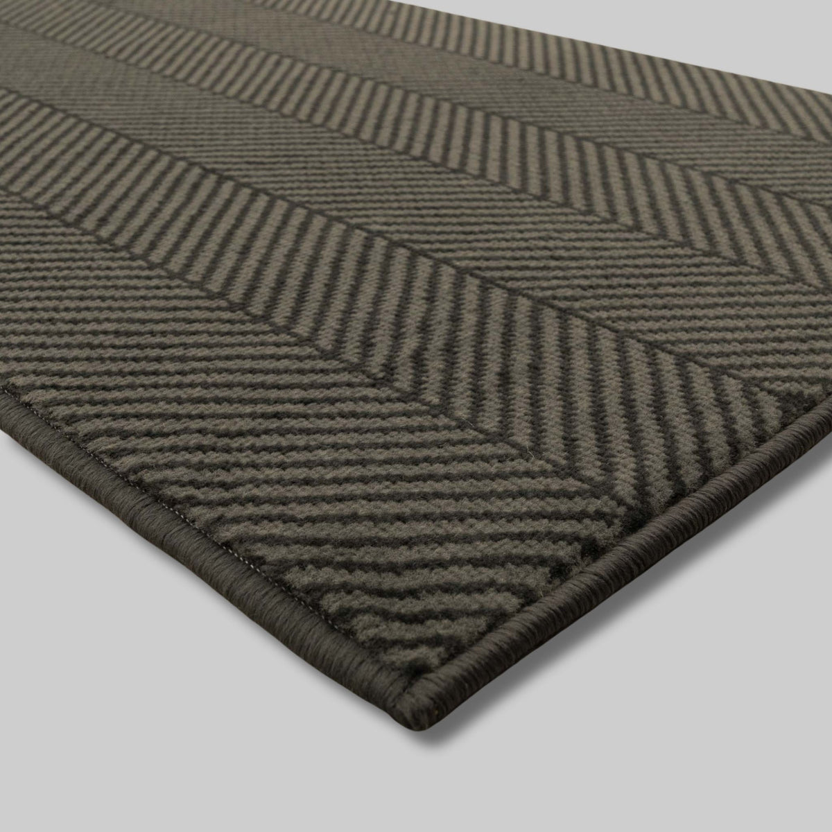 Dancette Dark Grey runner edge detail