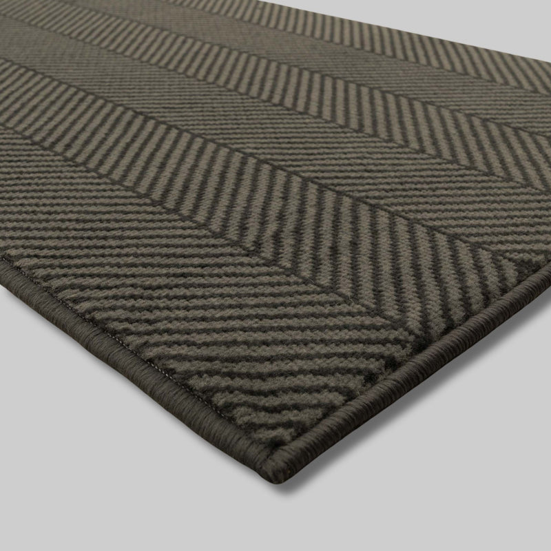 Dancette Dark Grey runner edge detail