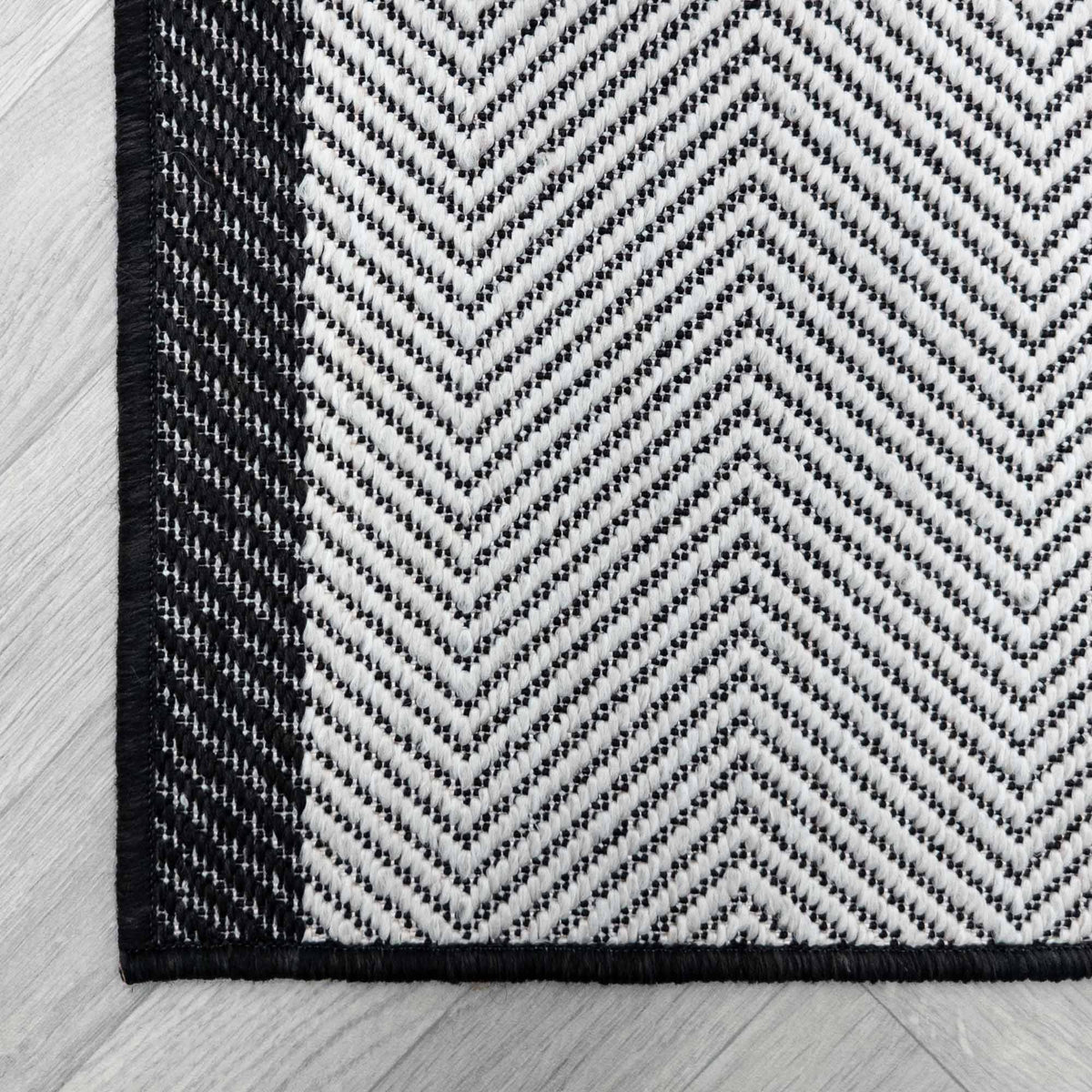 Urban Ridge Border rug corner