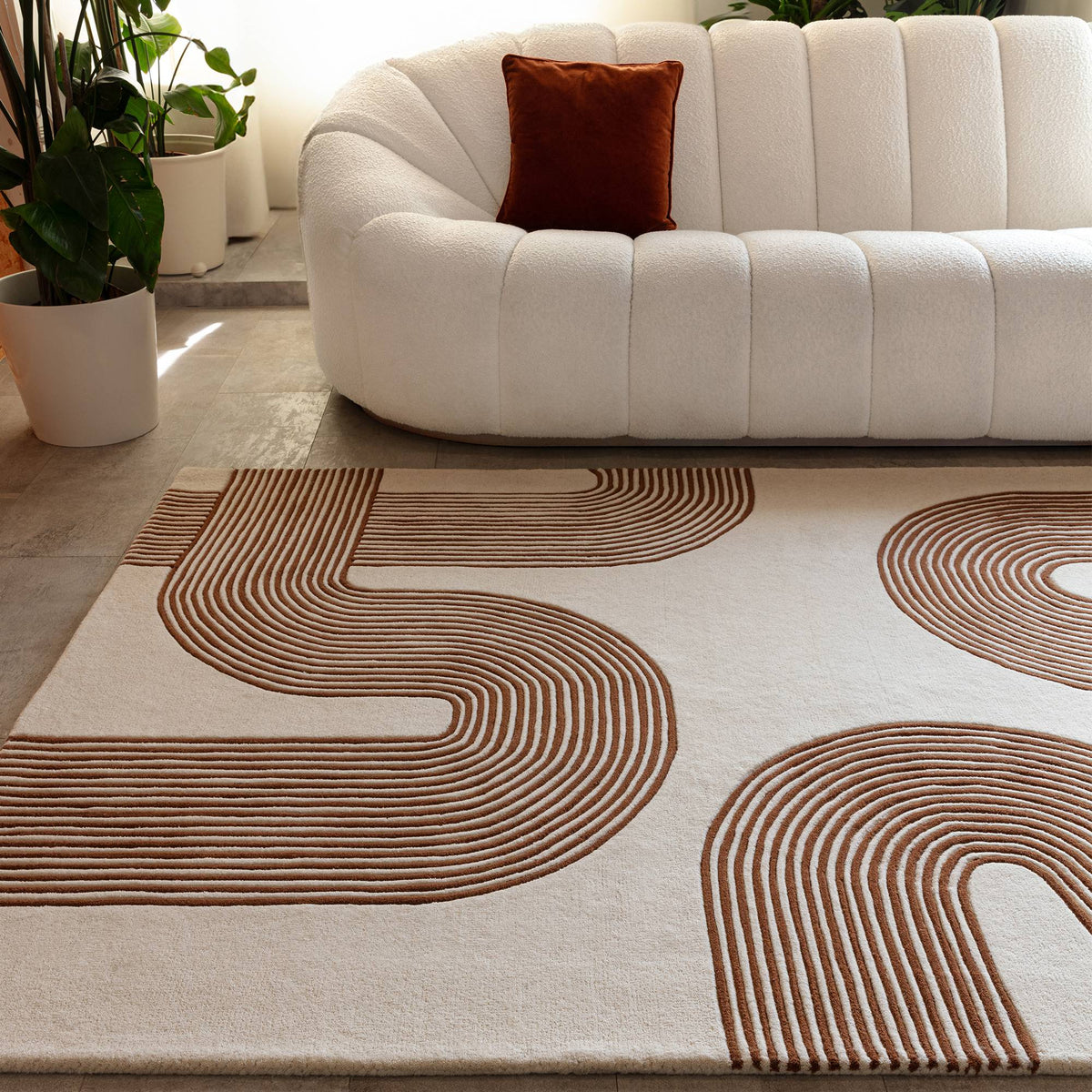 Matrix 85 Arches Amber Rug